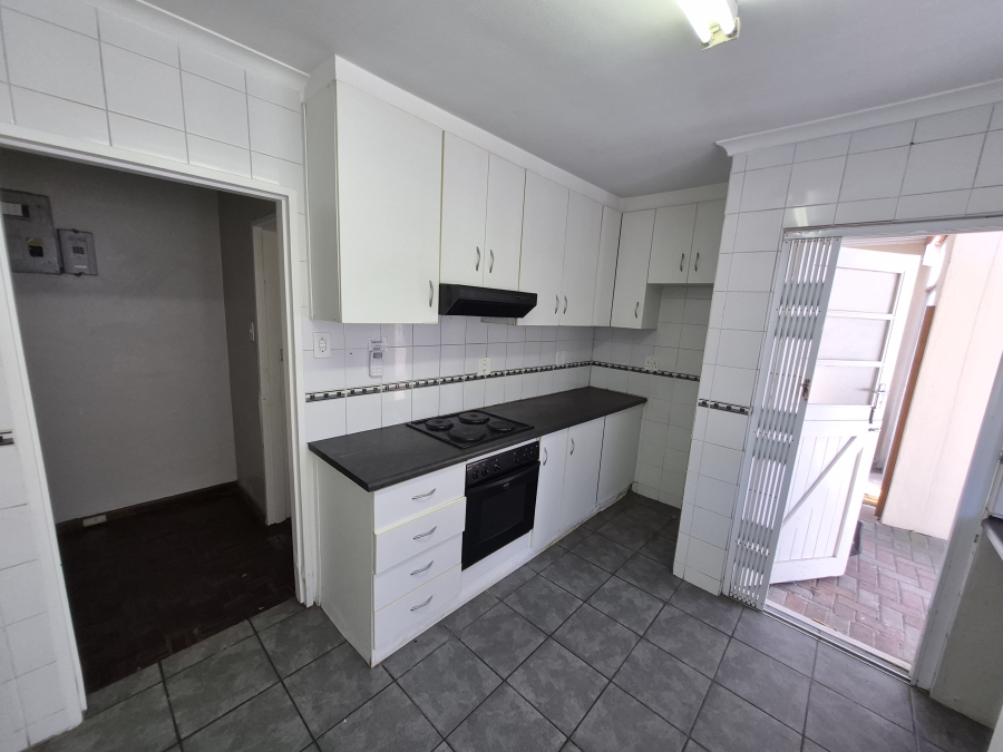 To Let 3 Bedroom Property for Rent in Rylands Western Cape